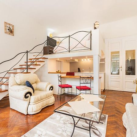 Hera Apartment - Old Town Брашов Екстериор снимка
