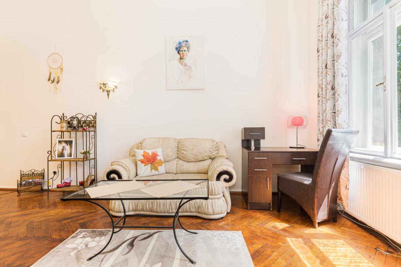 Hera Apartment - Old Town Брашов Екстериор снимка