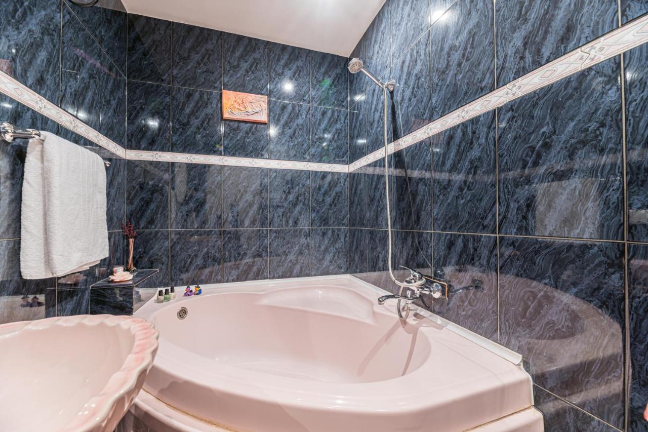 Hera Apartment - Old Town Брашов Екстериор снимка
