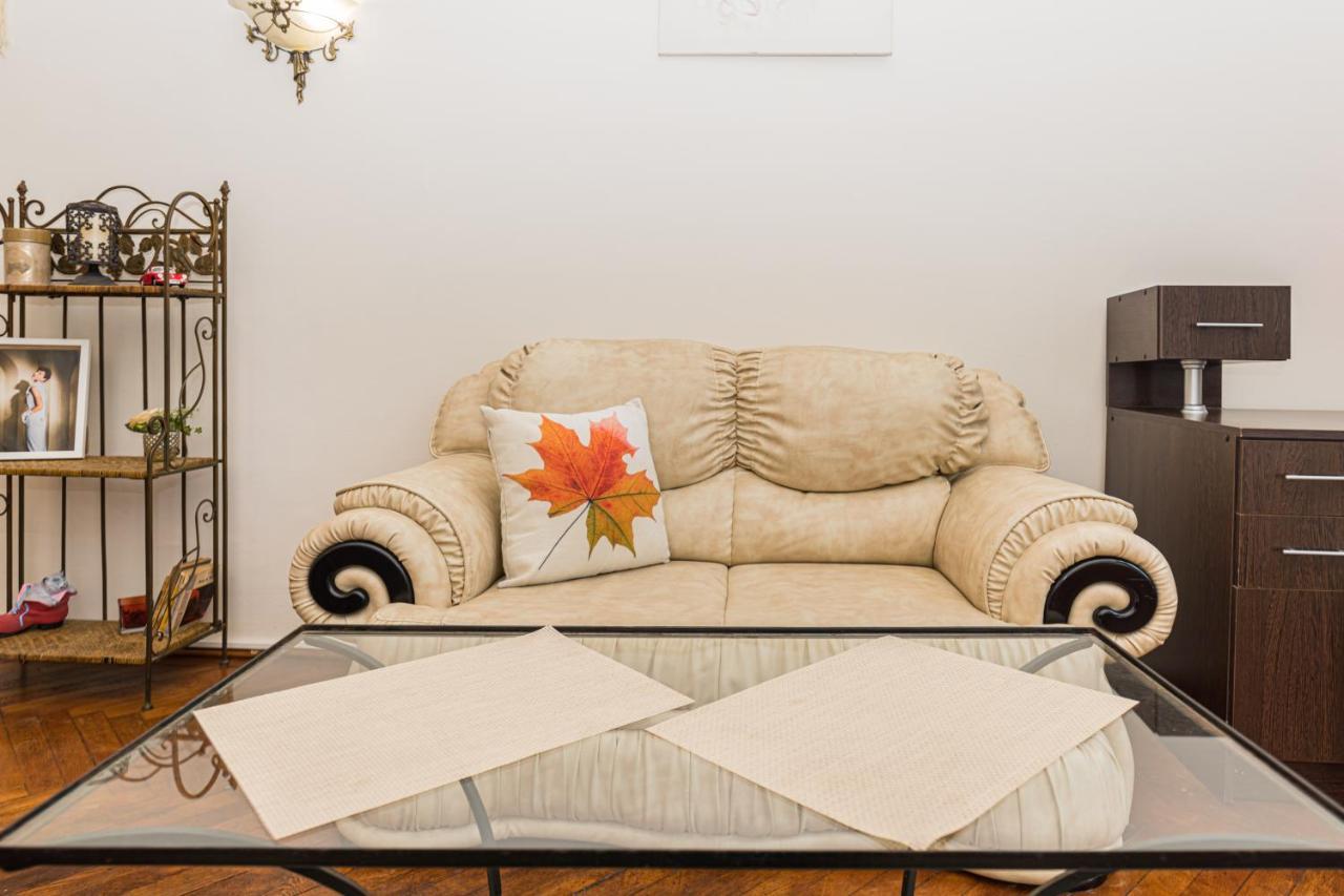 Hera Apartment - Old Town Брашов Екстериор снимка