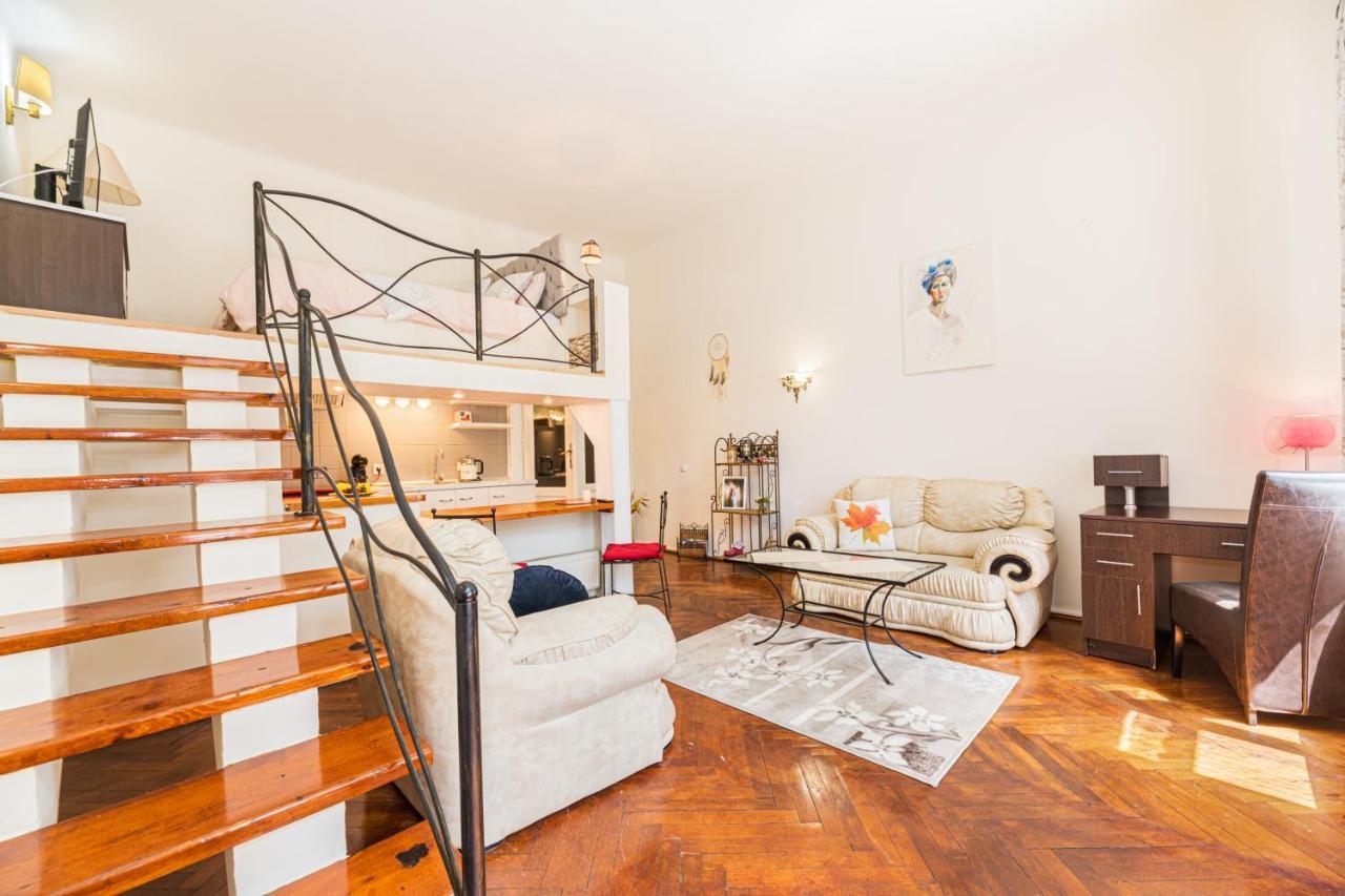 Hera Apartment - Old Town Брашов Екстериор снимка