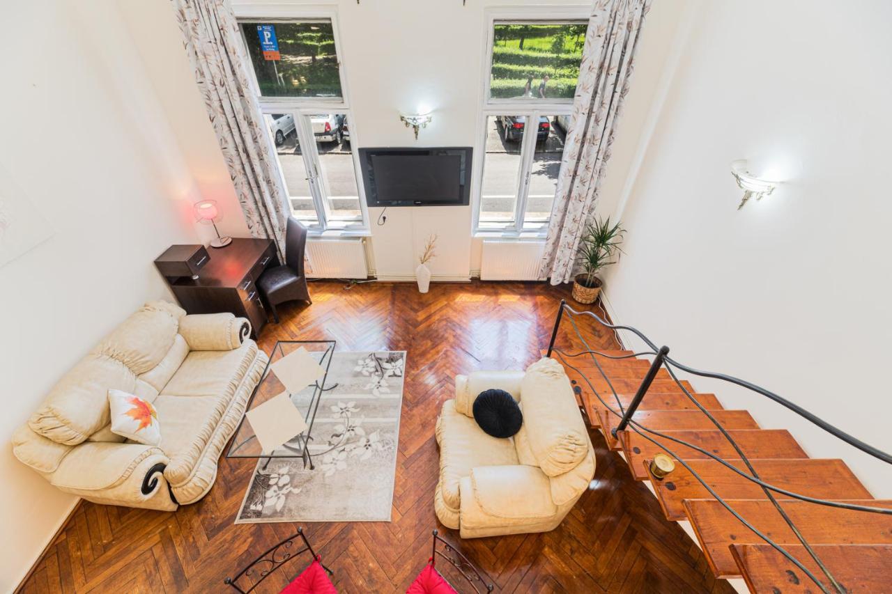 Hera Apartment - Old Town Брашов Екстериор снимка