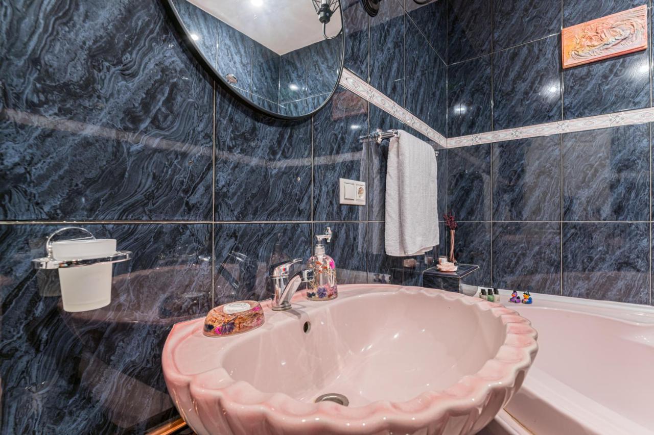 Hera Apartment - Old Town Брашов Екстериор снимка